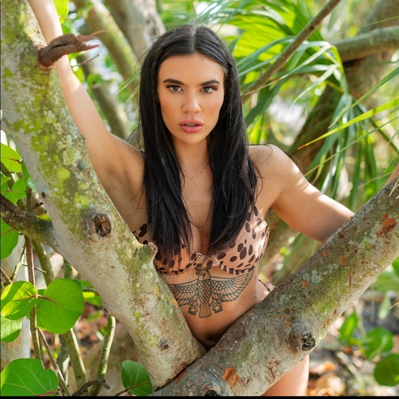 Meet your Posher, Tyler - Picture 8 of 13